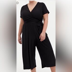 Torrid Super Soft Knit Jumper Black Wide Leg Capri Short Sleeve V Neck